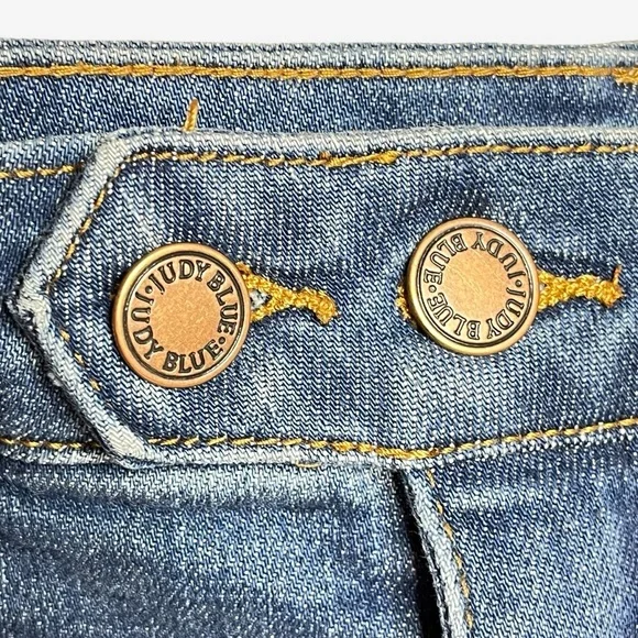 Judy Blue High Waist Tummy Control Double Button Jean Shorts 150269 - Picture 4 of 9